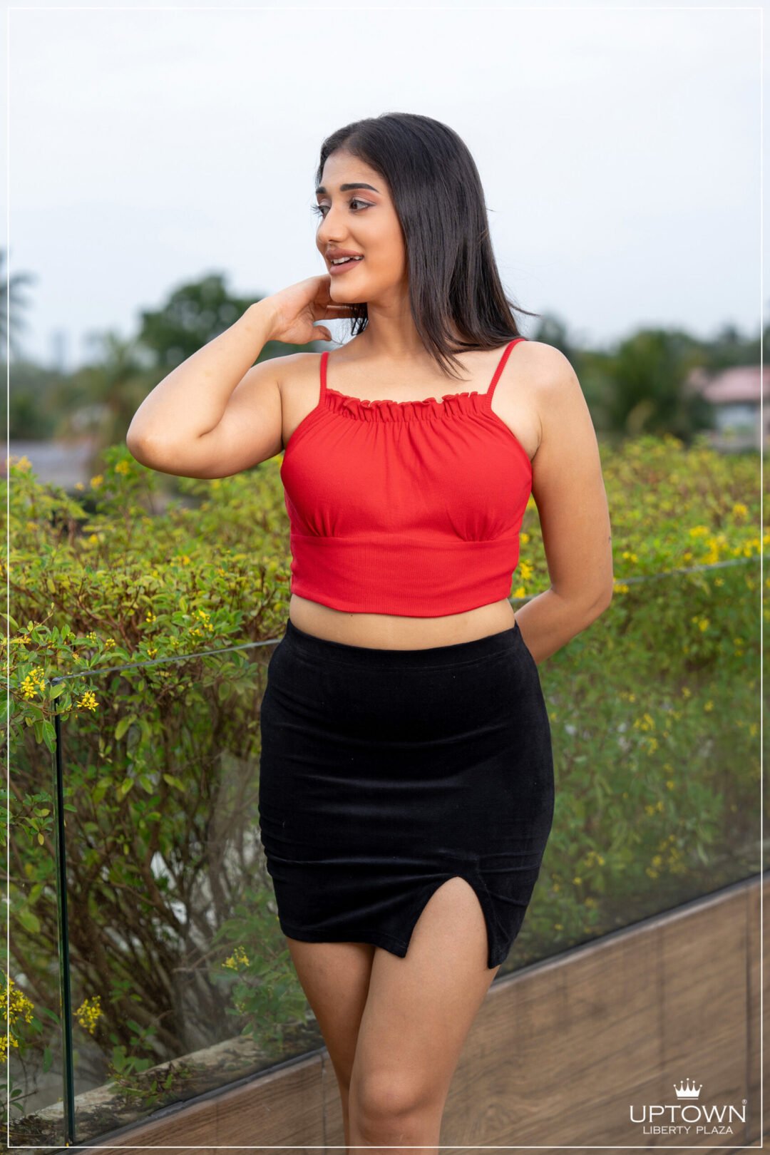 UP 4823 - TEE LOVE RED RIB CROP TOP